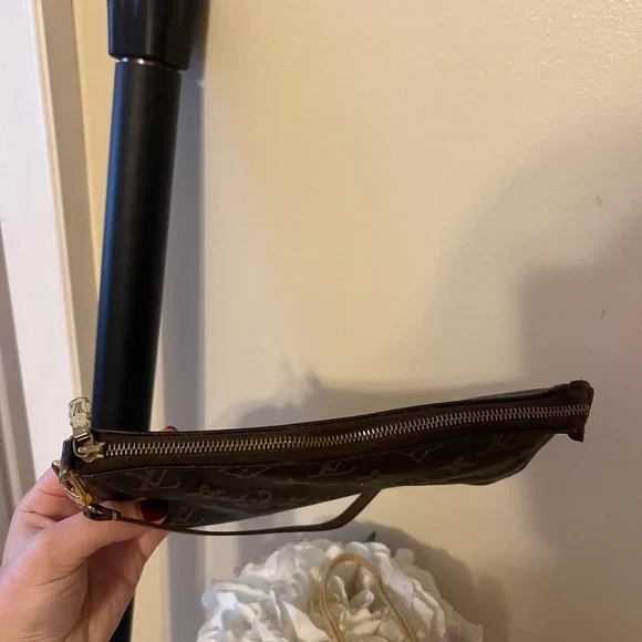 Louis Vuitton Monogram Clutch - Picture 2 of 6